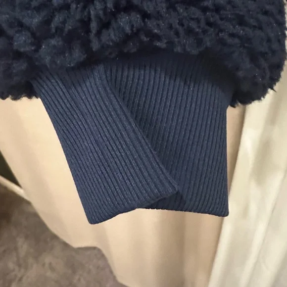 ALO Yoga NWT Women's Edge BomberJacket in Navy - Picture 9 of 13